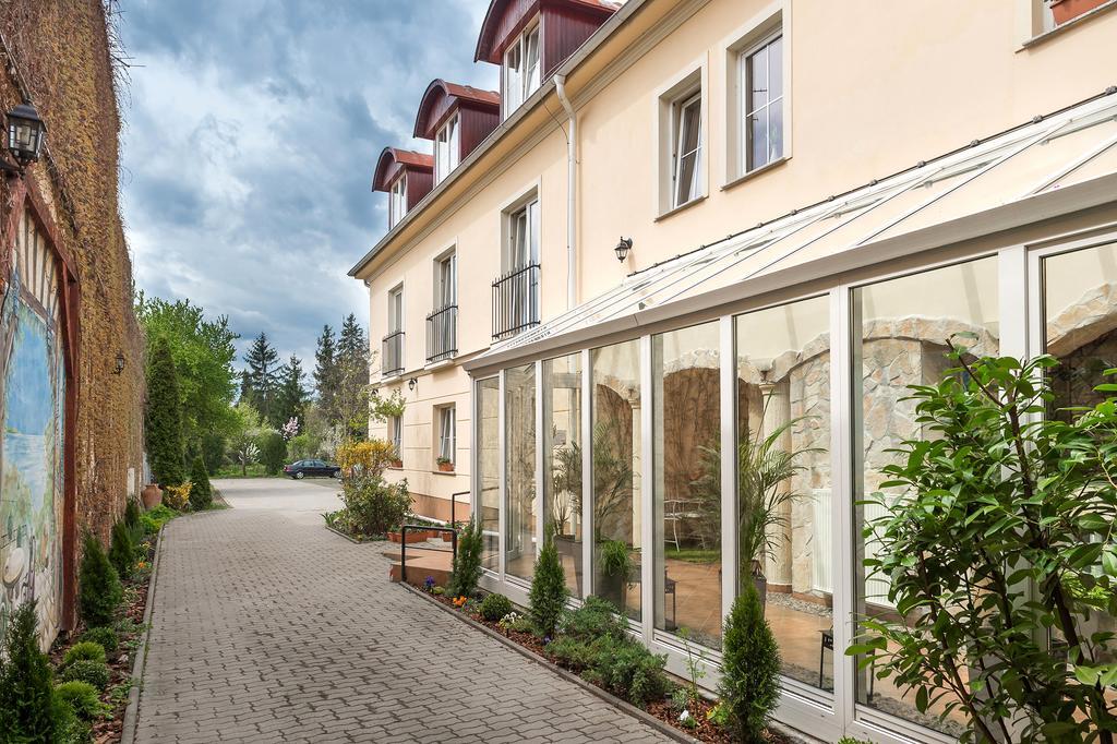 P4W Hotel Residence Szombathely Exterior photo